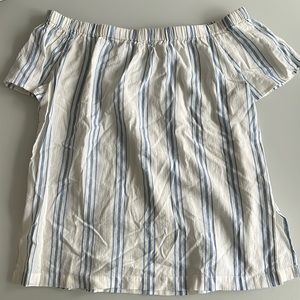 Vince Camuto blue & white off the should top